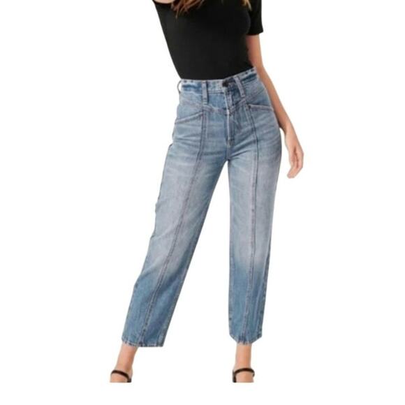 Abercrombie jeans Ultra High Rise Relaxed Mom Jeans Straight Seam - Picture 2 of 6